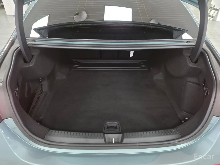 Фото 11 - Mercedes-Benz E-Class