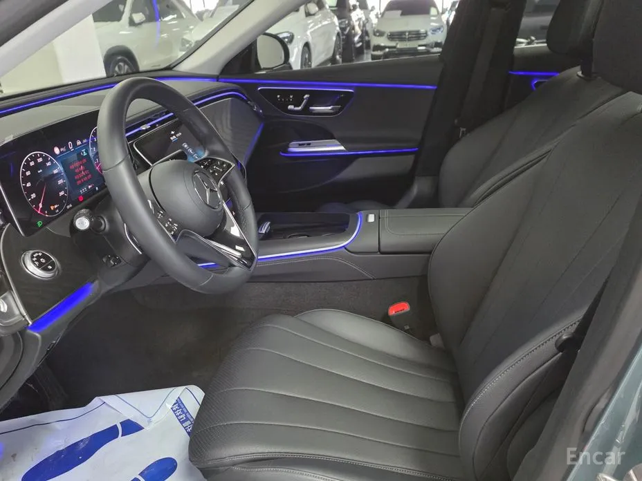 Фото 14 - Mercedes-Benz E-Class