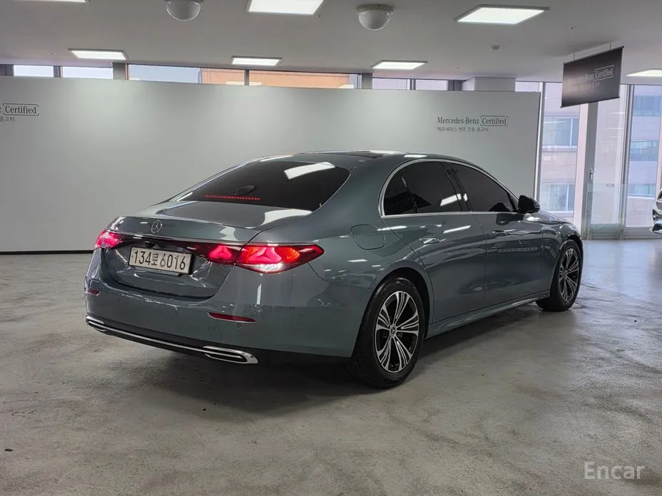 Фото 2 - Mercedes-Benz E-Class