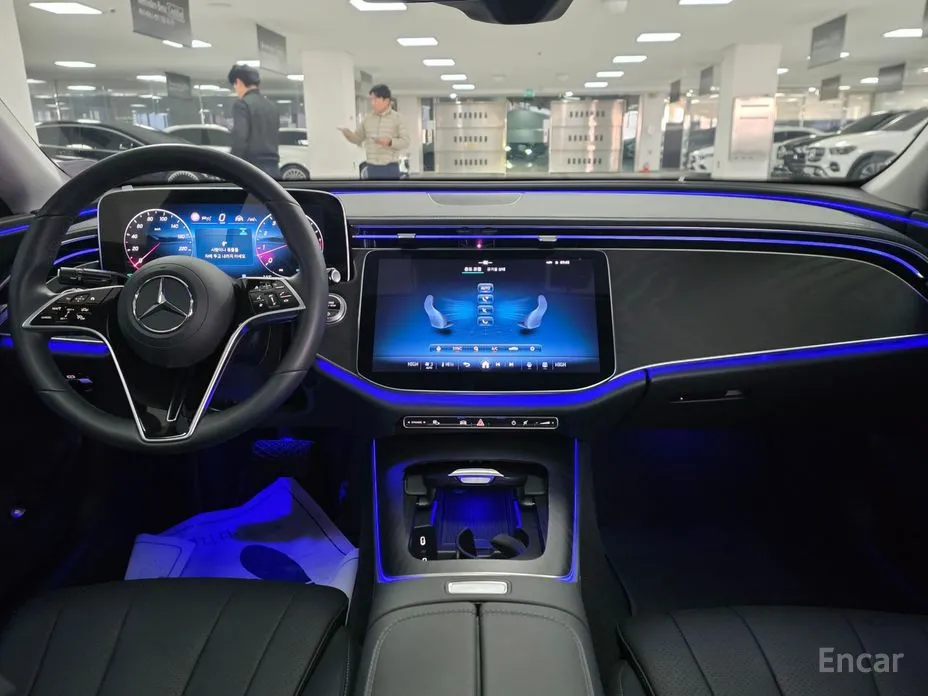 Фото 7 - Mercedes-Benz E-Class