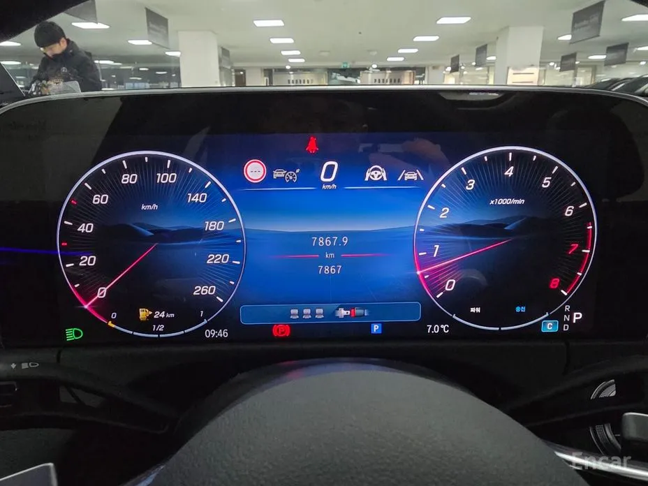 Фото 8 - Mercedes-Benz E-Class