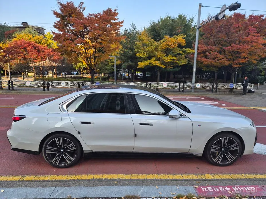 Фото 2 - BMW 7 Series