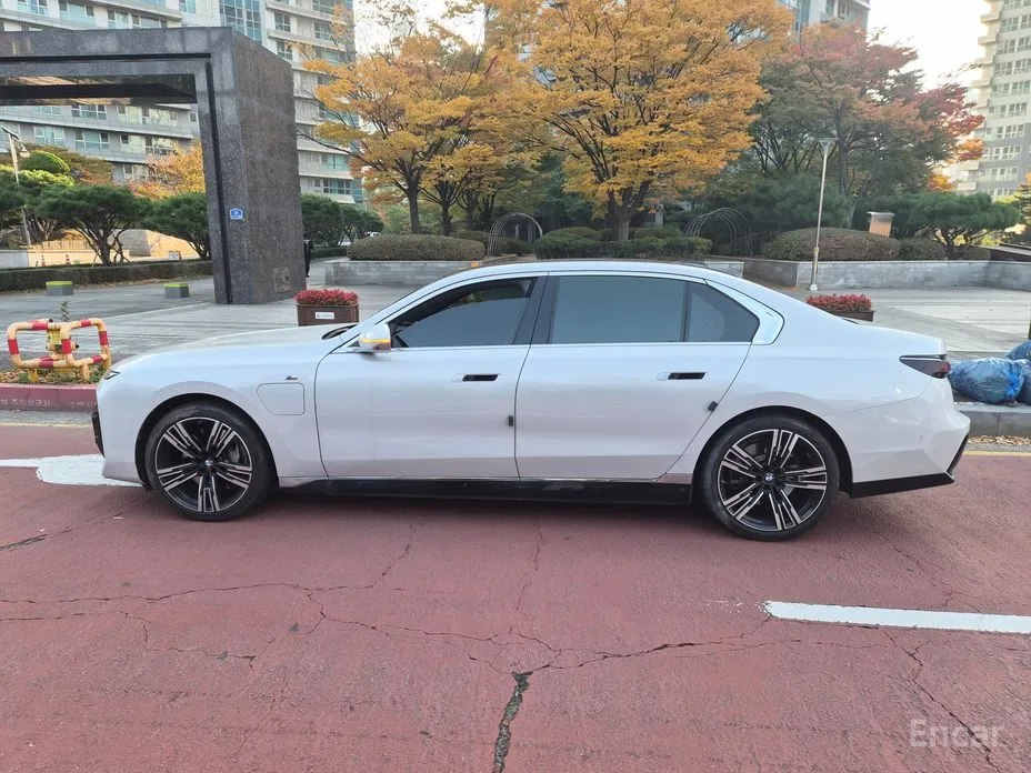 Фото 4 - BMW 7 Series