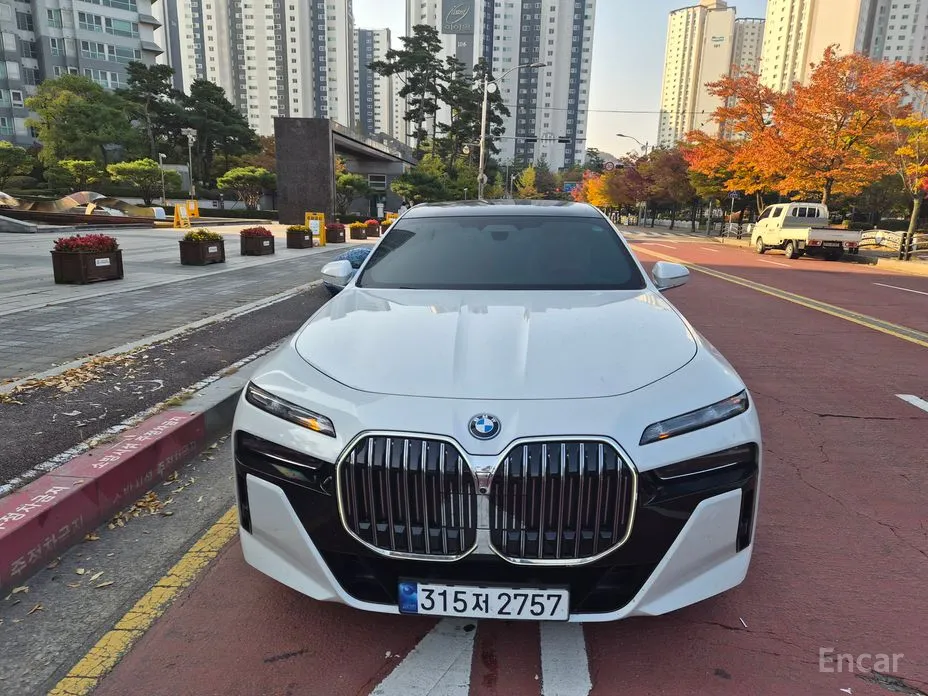 Фото 5 - BMW 7 Series