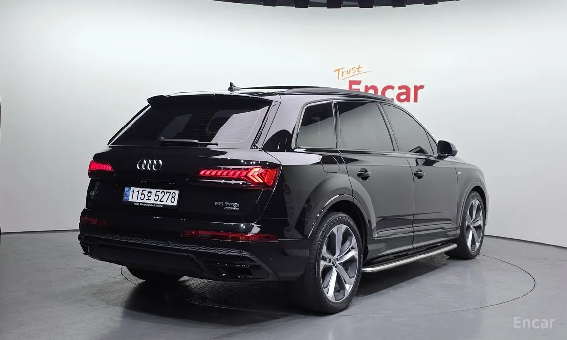 Фото 2 - Audi Q7