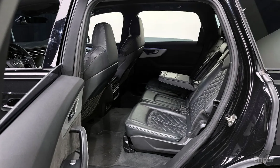 Фото 20 - Audi Q7