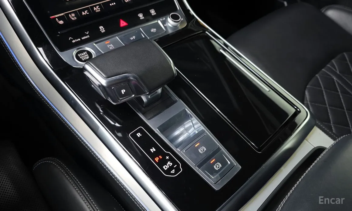 Фото 9 - Audi Q7