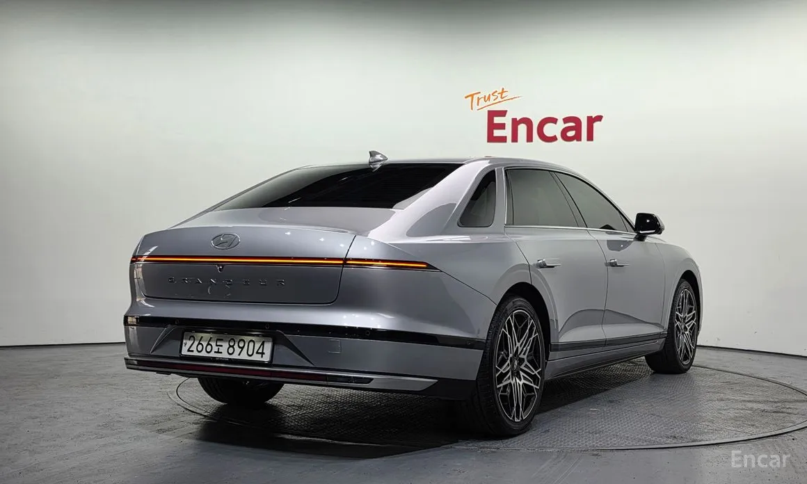 Фото 2 - Hyundai Grandeur