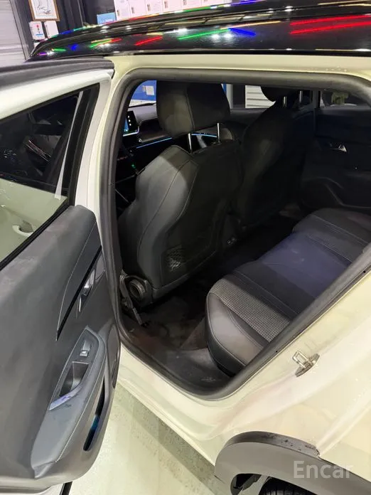 Фото 6 - Peugeot 2008