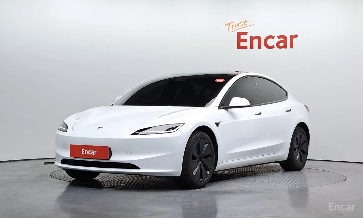 Фото 1 - Tesla Model 3