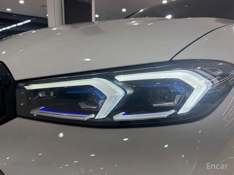 Photo 11 - BMW 3 Series