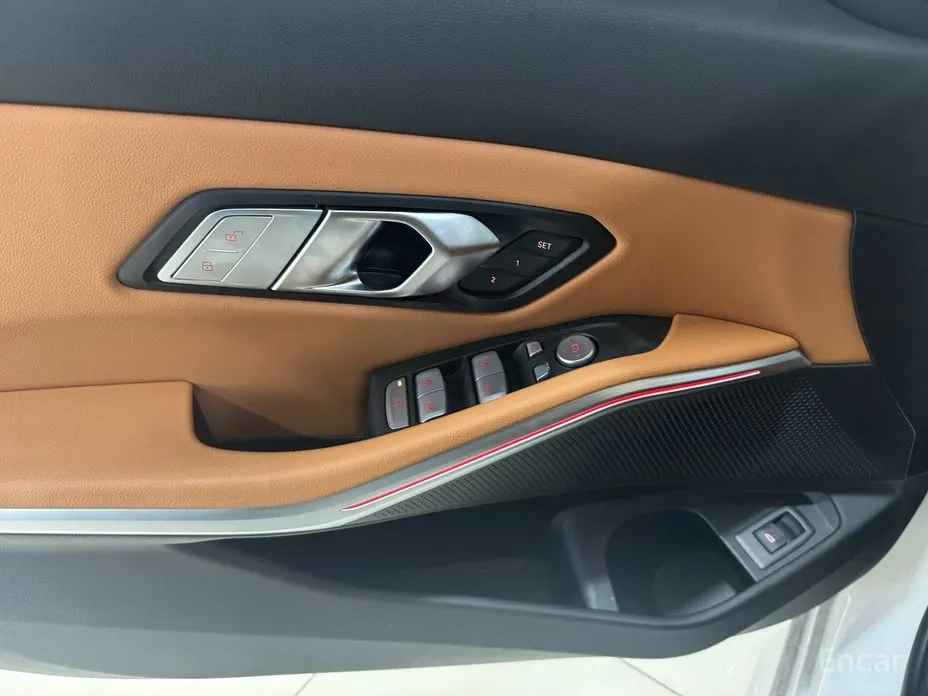 Photo 19 - BMW 3 Series