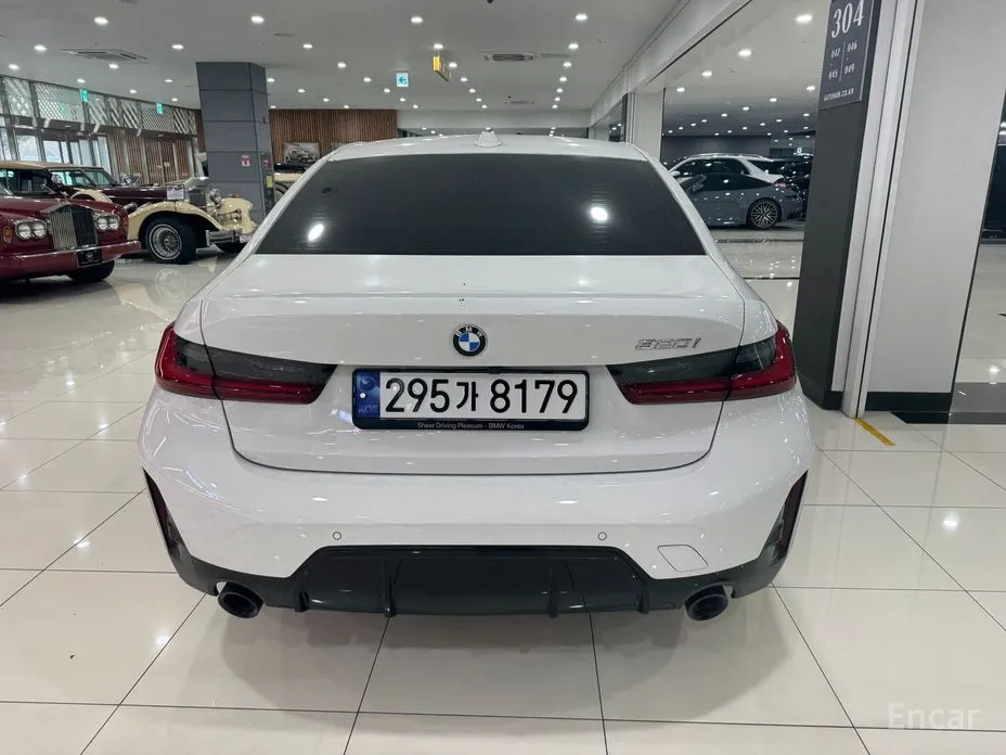 Photo 4 - BMW 3 Series