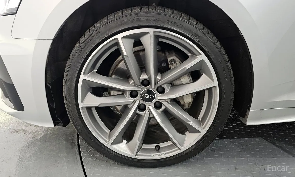 Фото 5 - Audi A5