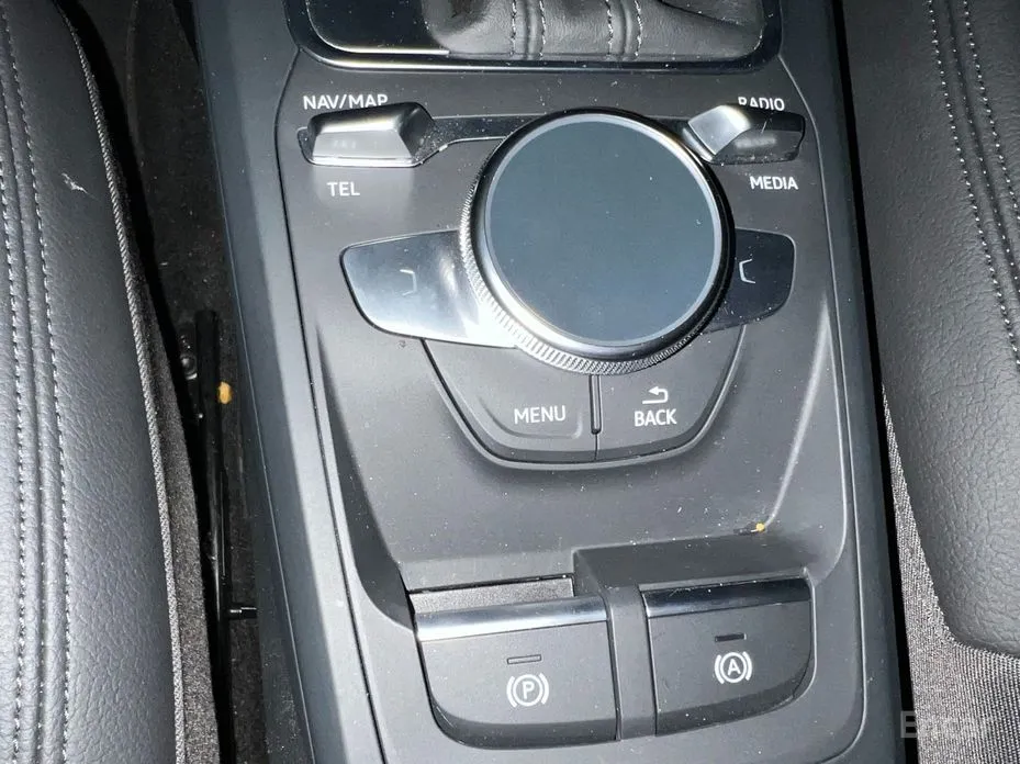 Фото 17 - Audi Q2