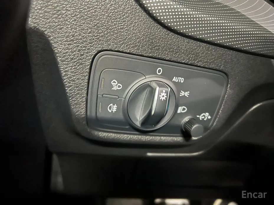 Фото 18 - Audi Q2