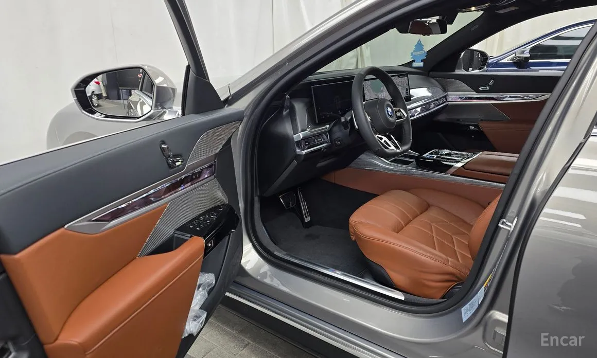 Фото 10 - BMW i7