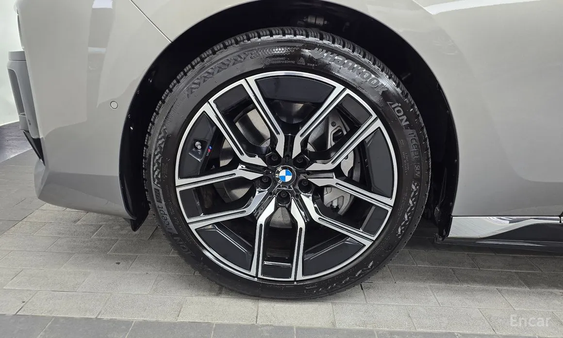 Фото 5 - BMW i7