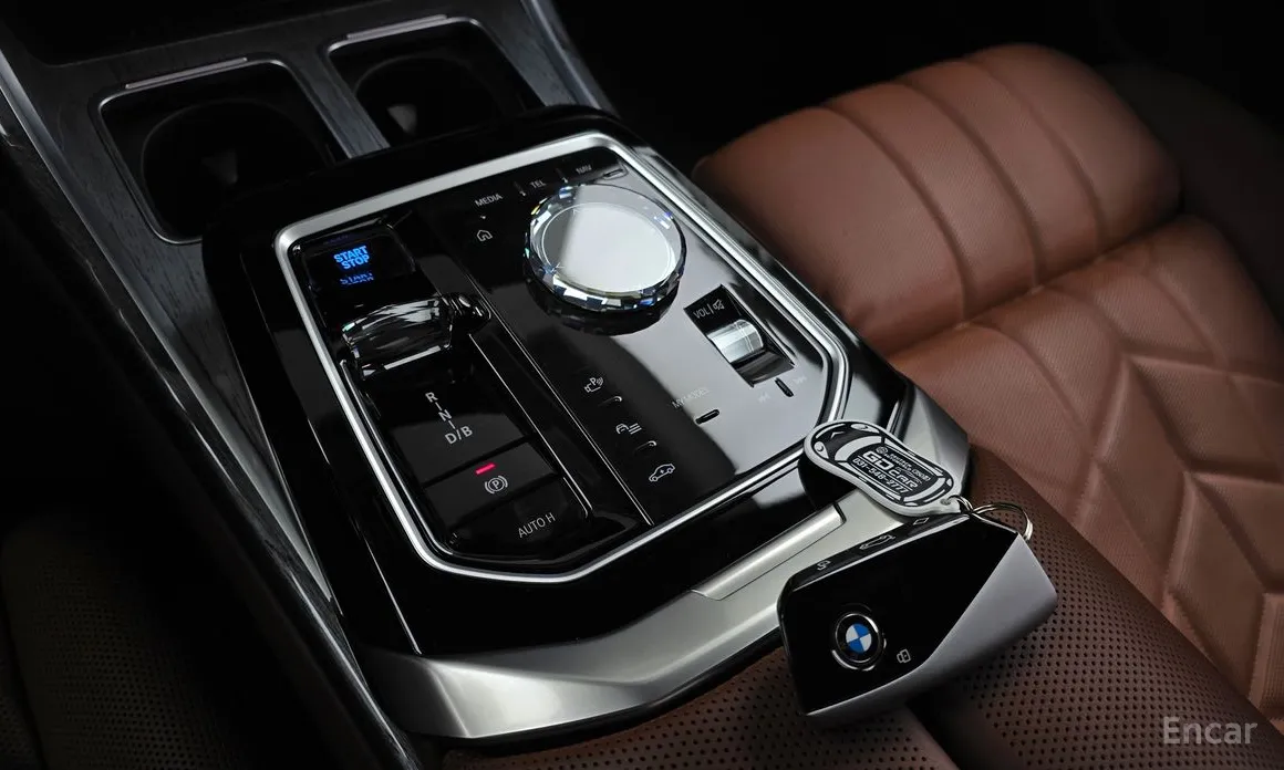 Фото 9 - BMW i7