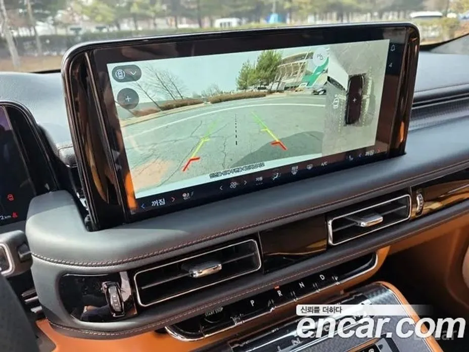 Фото 10 - Lincoln Aviator