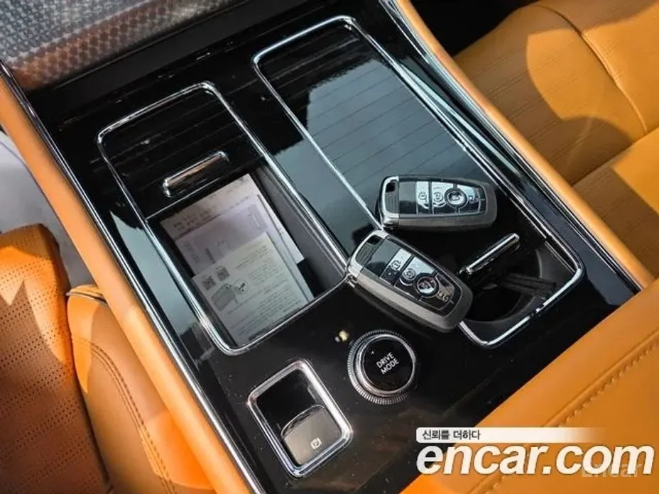 Фото 12 - Lincoln Aviator