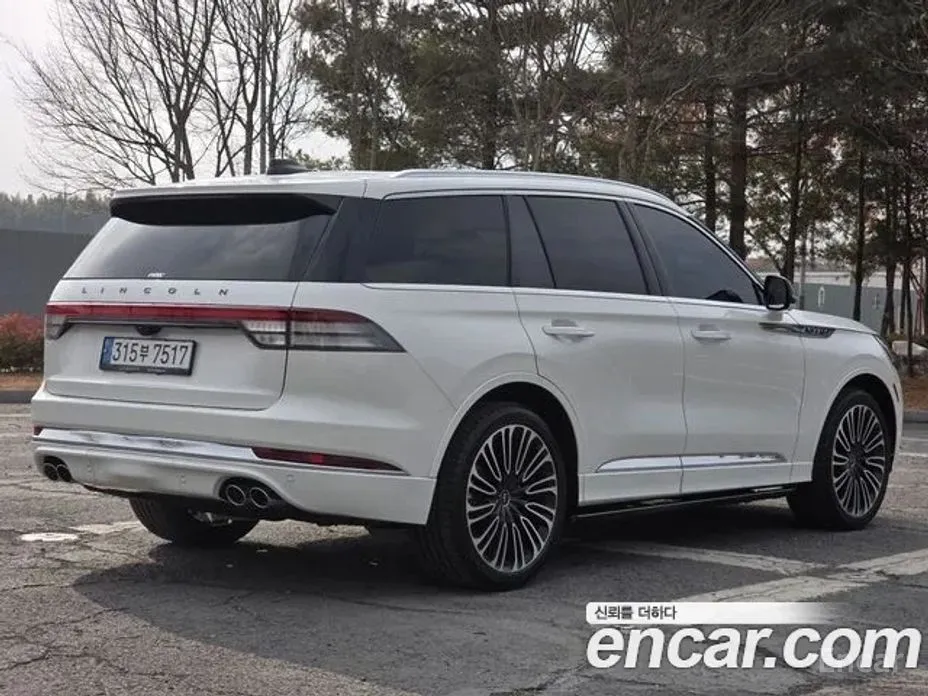 Фото 3 - Lincoln Aviator