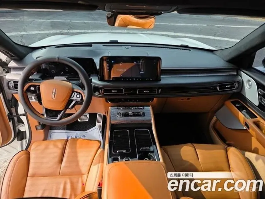 Фото 7 - Lincoln Aviator