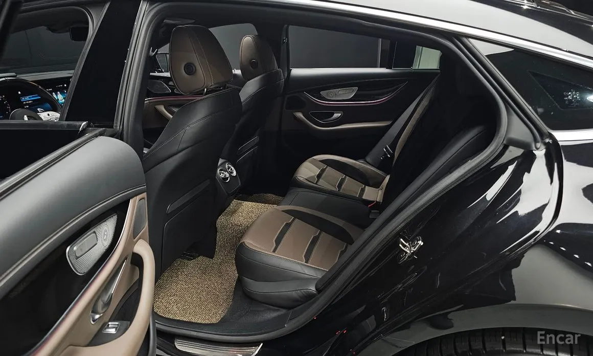 Фото 12 - Mercedes-Benz AMG GT