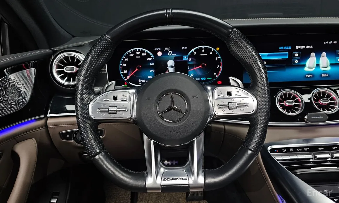 Фото 13 - Mercedes-Benz AMG GT