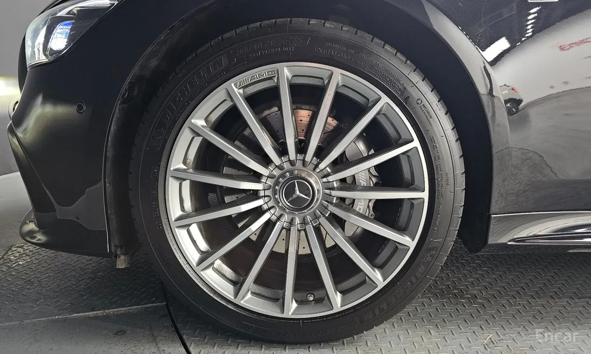 Фото 5 - Mercedes-Benz AMG GT