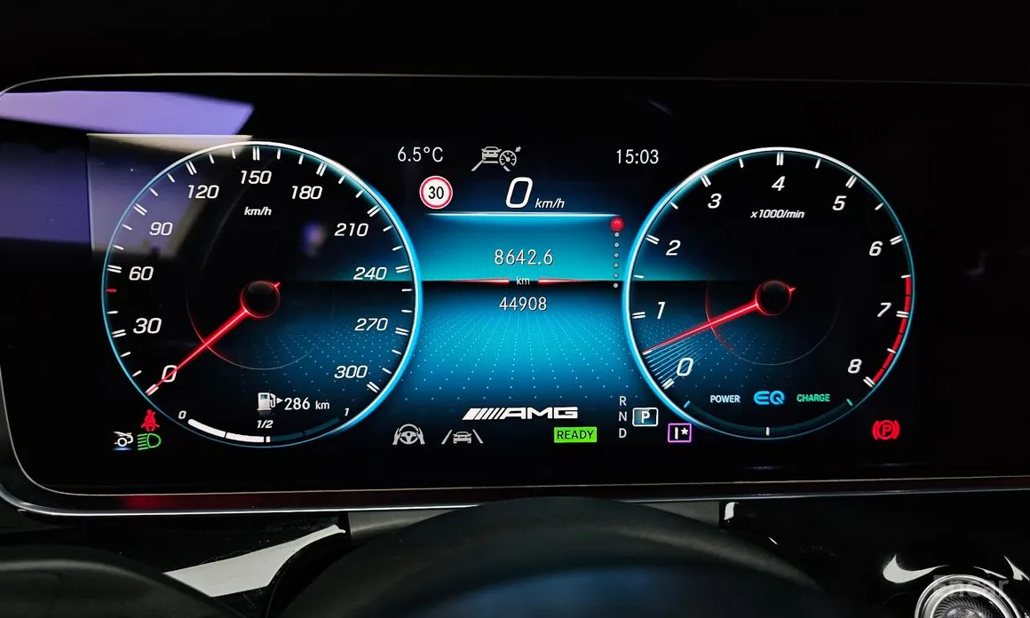 Фото 8 - Mercedes-Benz AMG GT