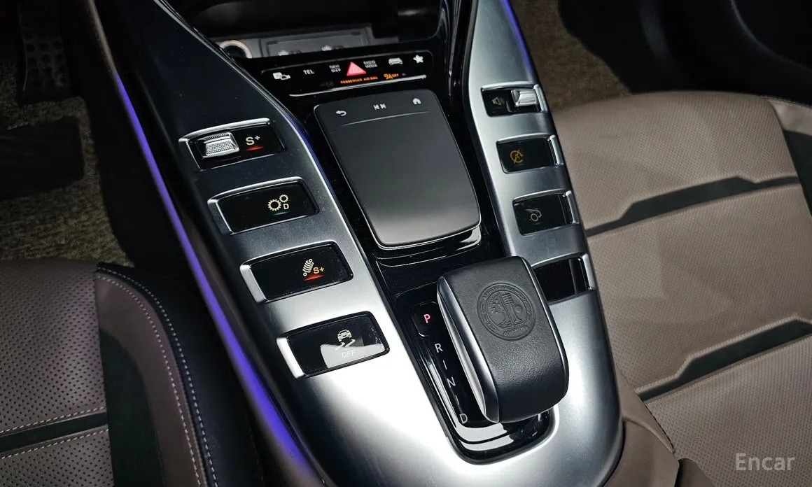 Фото 9 - Mercedes-Benz AMG GT