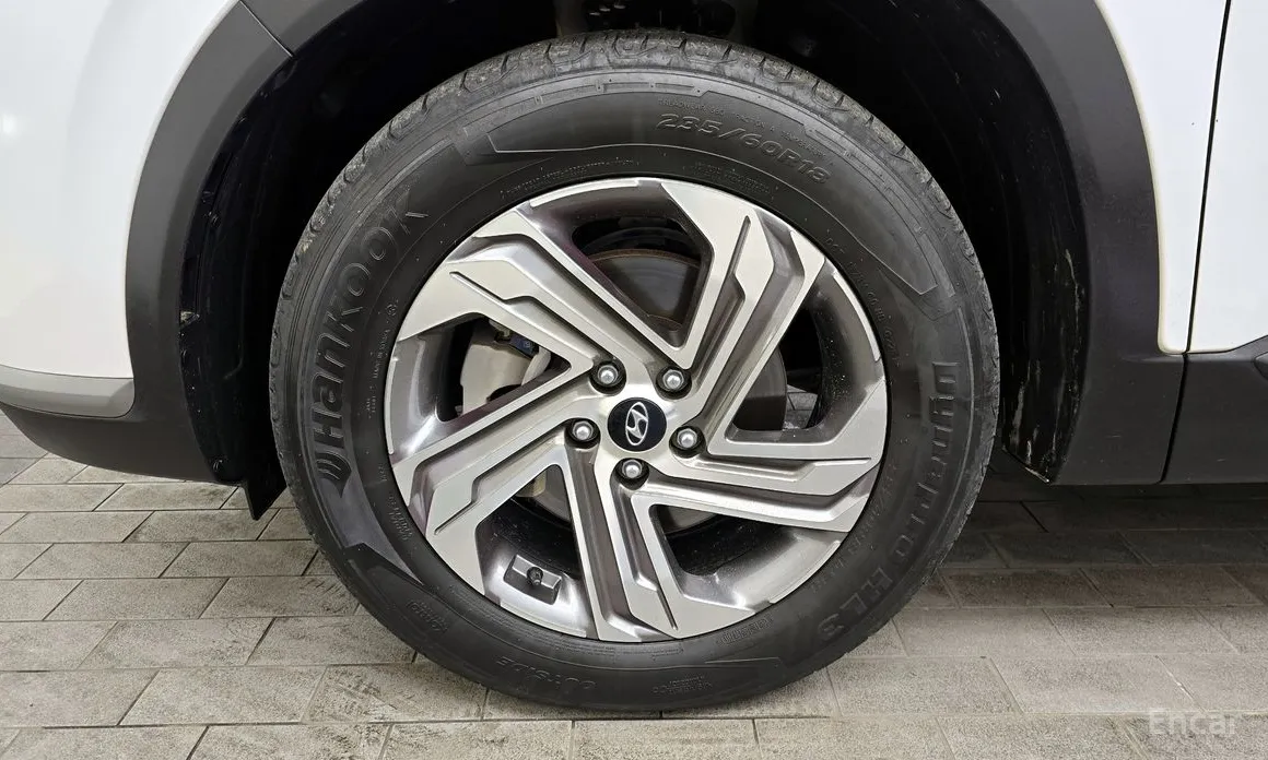 Photo 19 - Hyundai Santa Fe