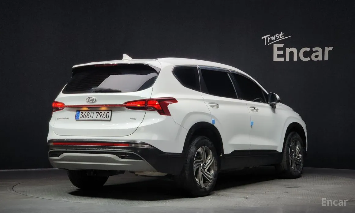 Photo 2 - Hyundai Santa Fe