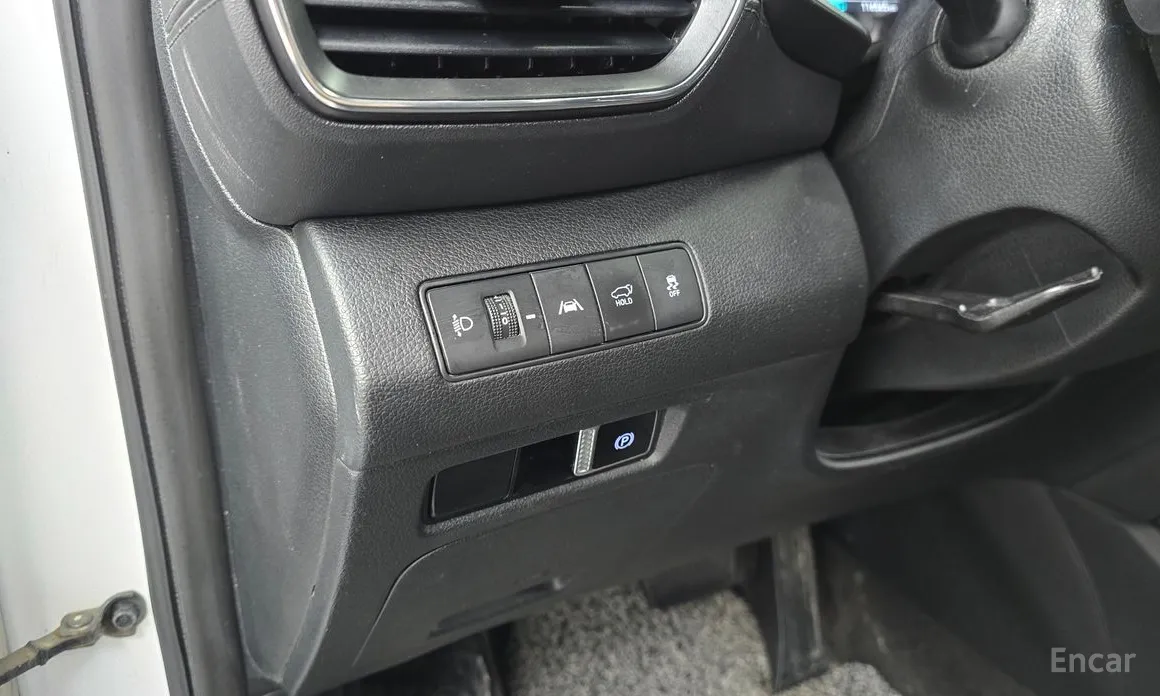 Photo 6 - Hyundai Santa Fe