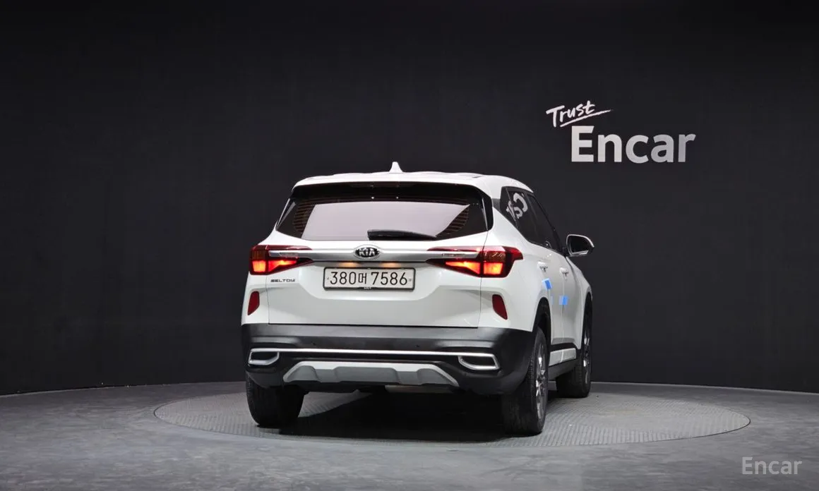 Фото 4 - Kia Seltos