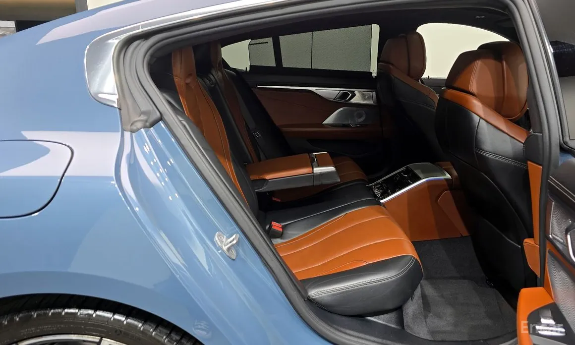 Фото 12 - BMW 8 Series