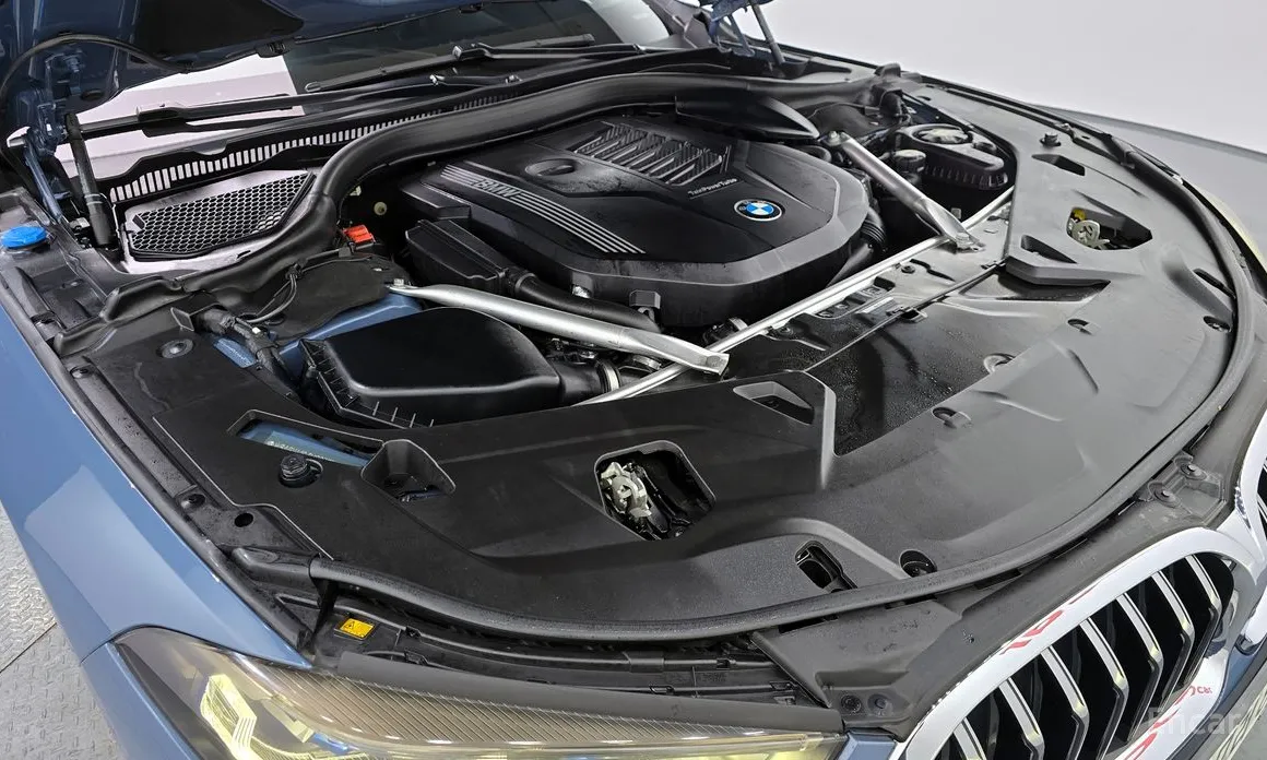 Фото 6 - BMW 8 Series