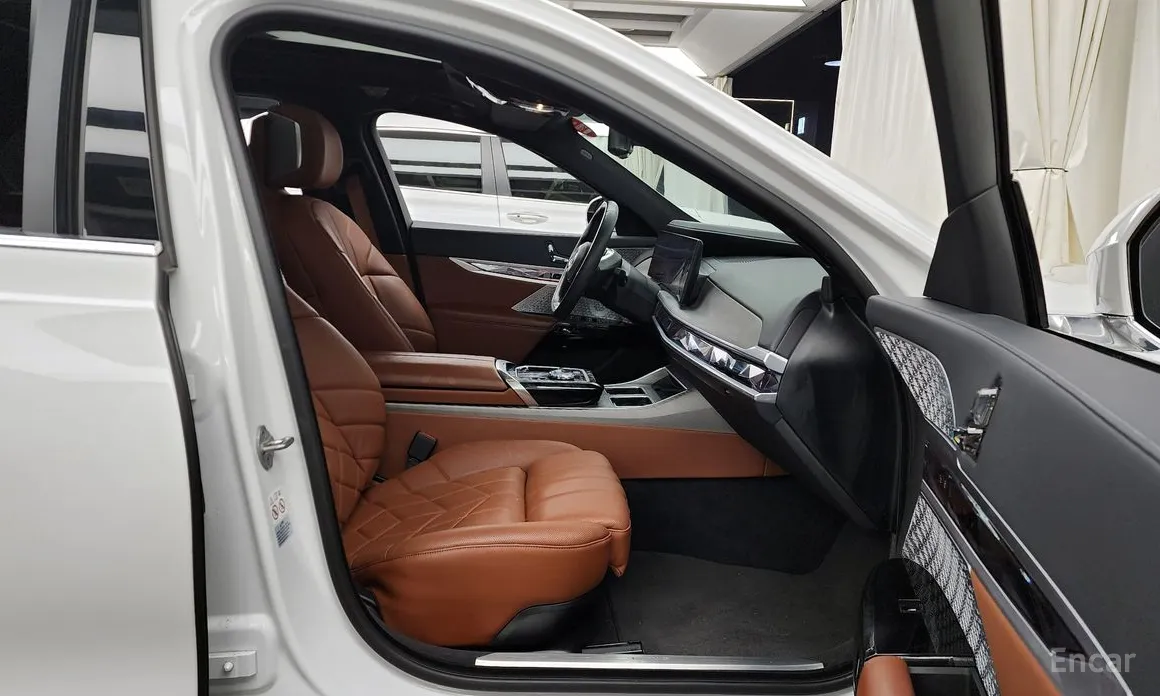 Фото 11 - BMW i7