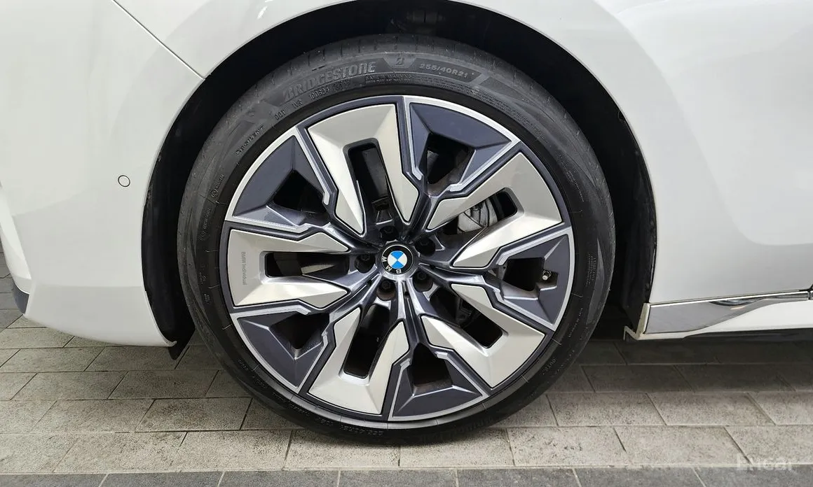 Фото 5 - BMW i7