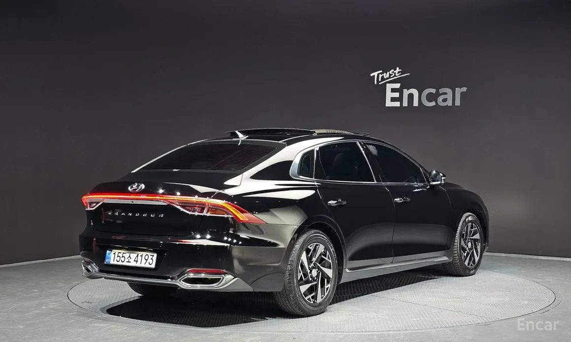 Фото 2 - Hyundai Grandeur