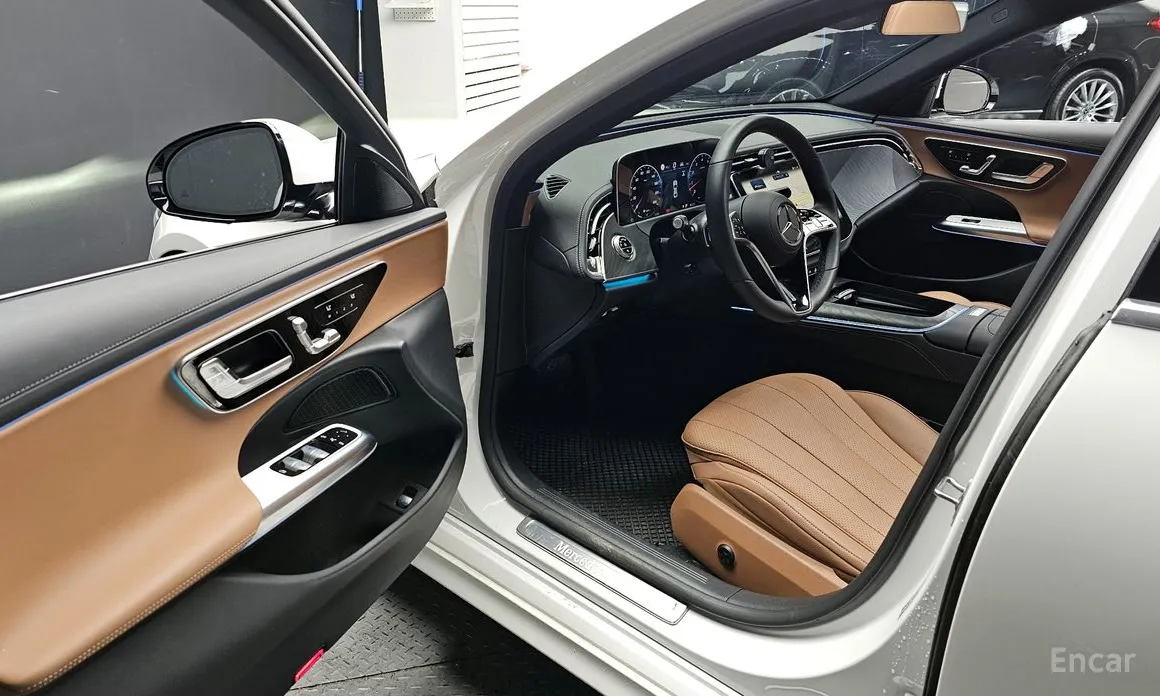 Фото 10 - Mercedes-Benz E-Class