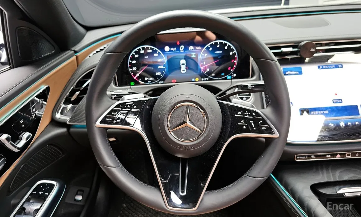 Фото 13 - Mercedes-Benz E-Class