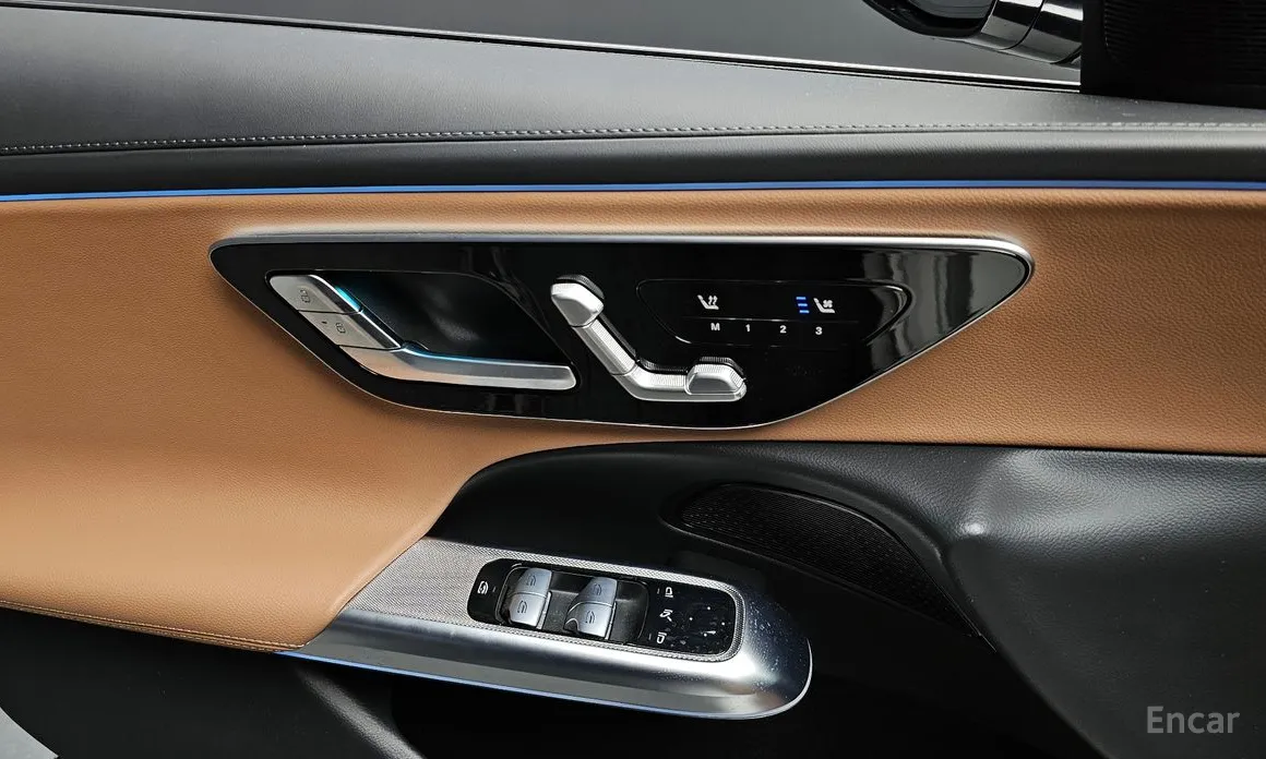 Фото 17 - Mercedes-Benz E-Class