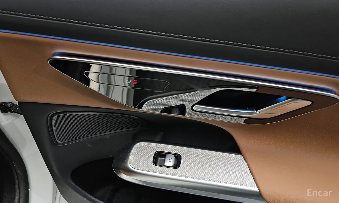 Фото 18 - Mercedes-Benz E-Class