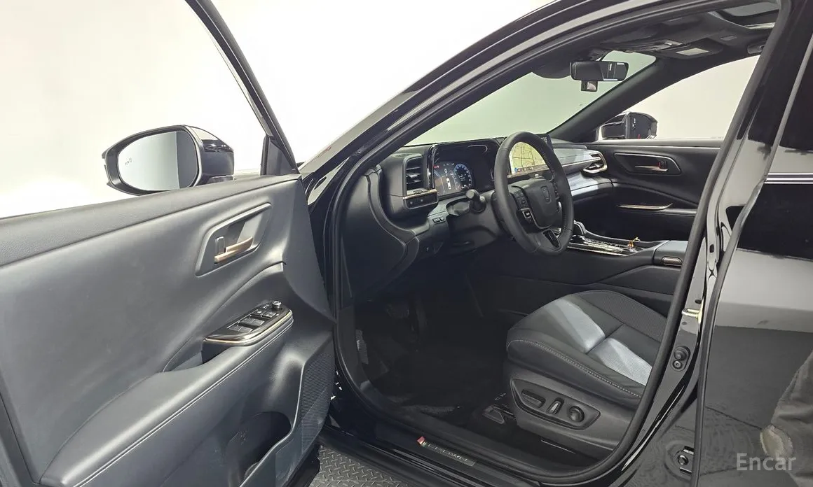 Фото 10 - Toyota Crown