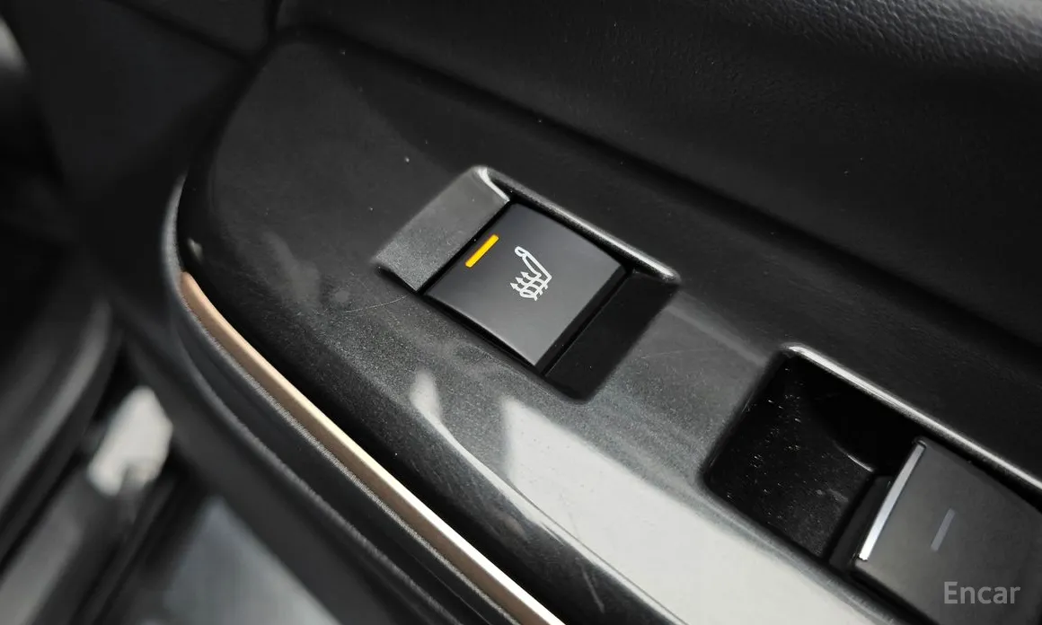 Фото 18 - Toyota Crown