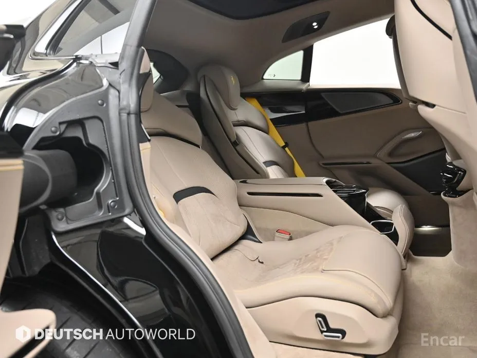 Фото 12 - Ferrari Purosangue