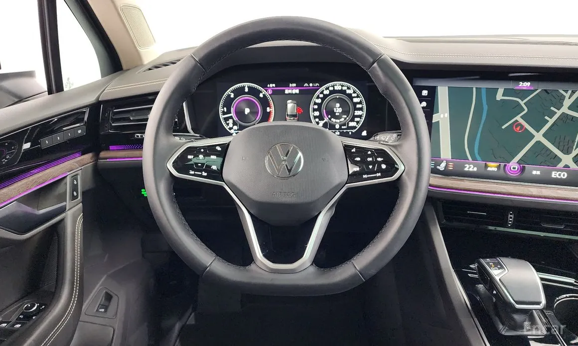 Фото 13 - Volkswagen Touareg