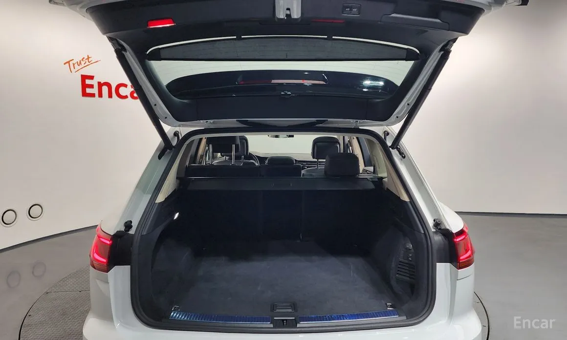 Фото 20 - Volkswagen Touareg